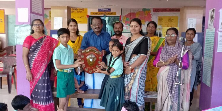 ശാസ്ത്ര മേളയിൽ പല്ലാവൂർ ജി എൽ പി എസ് ന് ഒന്നാം സ്ഥാനം