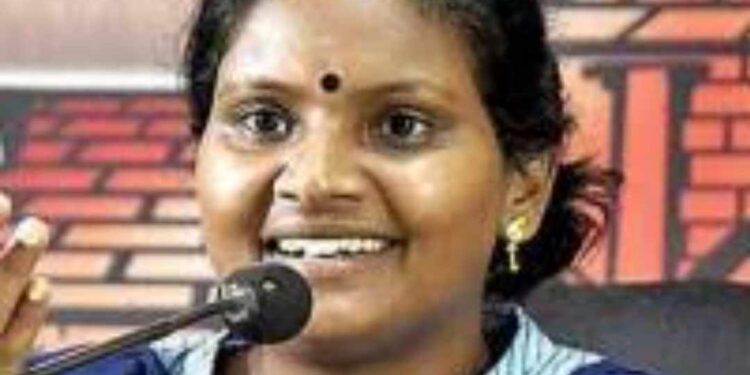 വടക്കഞ്ചേരി മംഗലം ക്രോസിംഗ് പുനസ്ഥാപിക്കണമെന്ന് രമ്യ ഹരിദാസ്