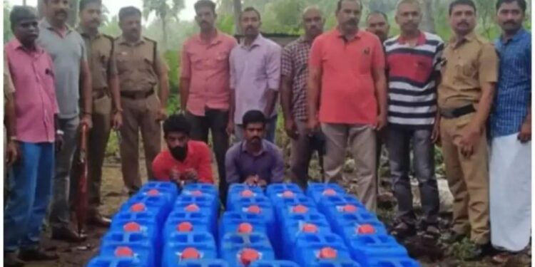 കൊഴിഞ്ഞാമ്ബാറയില്‍ സ്പിരിറ്റ് വേട്ട : ബ്രാഞ്ച് സെക്രട്ടറി ഉള്‍പ്പെടെ രണ്ടുപേര് പിടിയിൽ