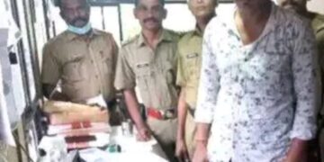 കുഴൽ പണം കടത്തിയ ഒരാൾ  വാളയറിൽ  പൊലീസ് പിടിയിലായി.