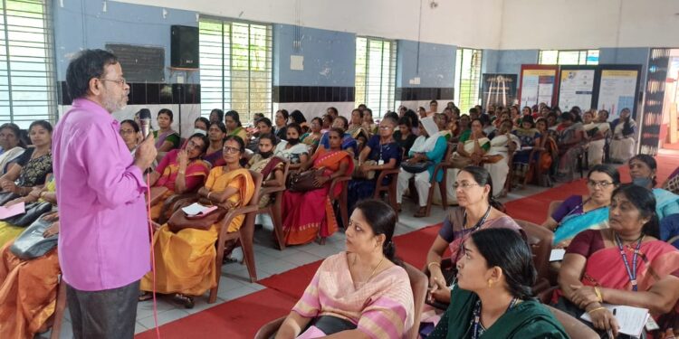 ശുചിത്വ ശില്പശാലയിൽ ഹരിത കർമ്മസേനയ്ക്ക് ഐക്യദാർഢ്യം…