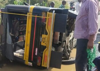 അപകടപരമ്പര സൃഷ്ടിച്ചു കൊണ്ട് പല്ലാവൂർ – കുനിശ്ശേരി റോഡ്.