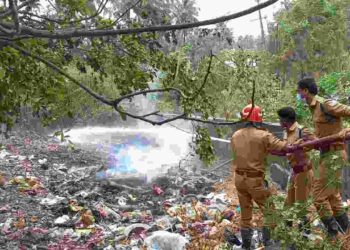 നഗരത്തിൽ മാലിന്യ കൂമ്പാരത്തിന് തീപിടിച്ചു.