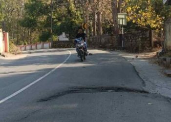 റബ്ബറൈസ്ഡ് റോഡ് വീണ്ടും തകർച്ചയിൽ