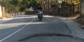 റബ്ബറൈസ്ഡ് റോഡ് വീണ്ടും തകർച്ചയിൽ