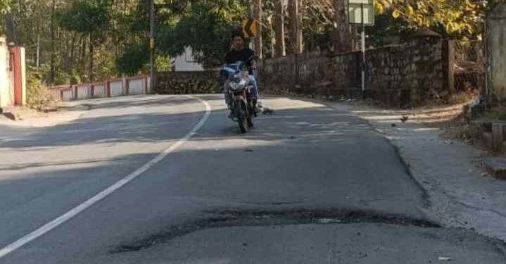 റബ്ബറൈസ്ഡ് റോഡ് വീണ്ടും തകർച്ചയിൽ