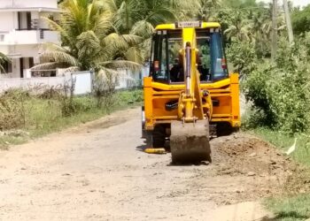 അനിശ്ചിതത്വങ്ങൾക്ക് വിരാമമിട്ട് പല്ലാവൂർ-കുനിശ്ശേരി റോഡിന്റെ നവീകരണ പ്രവർത്തനം ആരംഭിച്ചു.