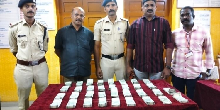 ട്രെയിനിൽ കടത്തികൊണ്ട് വന്ന കുഴൽ പണം റെയിൽവേ പോലീസ്പിടികൂടി