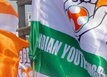 യൂത്ത് കോണ്‍ഗ്രസ് നേതൃത്വത്തെ പിരിച്ചുവിട്ട നടപടി പിന്‍വലിച്ചു