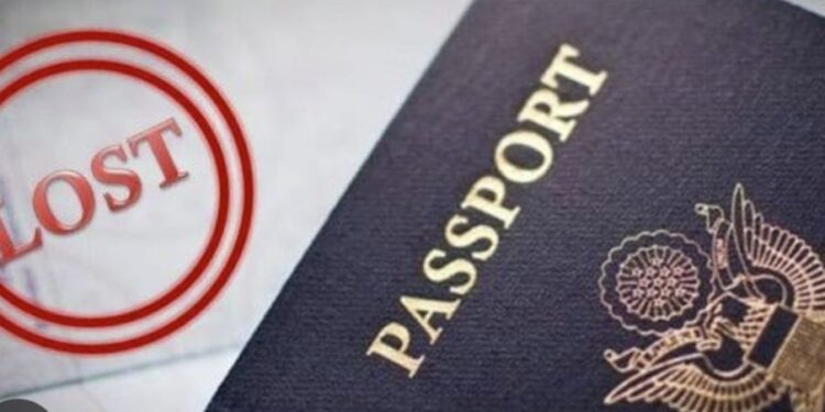 പാസ്പോർട്ട് നഷ്ടപ്പെട്ടു:മലയാളി യുവാവ് എയർപോർട്ടിൽ കുടുങ്ങി