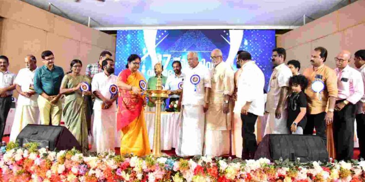 പൗരന്‍ ആര്‍ജ്ജിച്ചെടുക്കുന്ന വിജ്ഞാനം കേന്ദ്രീകരിക്കരുത് – മന്ത്രി ബിന്ദു ,