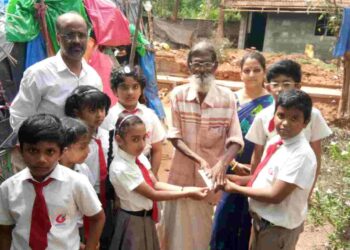 നിർധന വൃദ്ധദമ്പതികൾക്ക് തല ചായ്ക്കാൻ ഇടം നൽകി ഗാർഡിയൻ സ്കൂൾ വിദ്യാർത്ഥികളും മാനേജ്‌മെൻ്റും