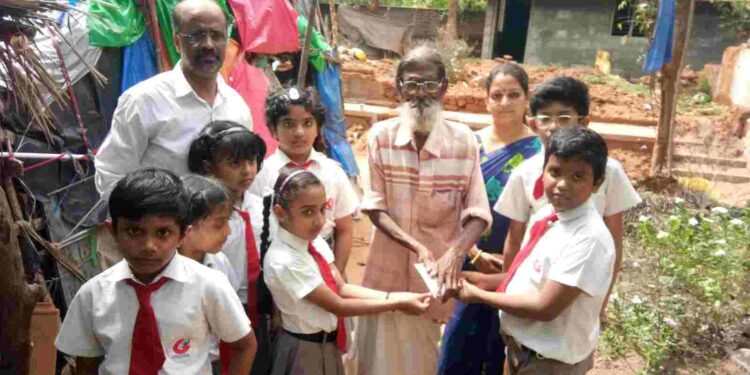 നിർധന വൃദ്ധദമ്പതികൾക്ക് തല ചായ്ക്കാൻ ഇടം നൽകി ഗാർഡിയൻ സ്കൂൾ വിദ്യാർത്ഥികളും മാനേജ്‌മെൻ്റും