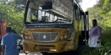 അട്ടപ്പാടിയിൽ കോളേജ് ബസ് അപകടം