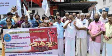 ഈ പോസ്മെഷീൻ : വ്യാപാരികളെയും കാർഡ് ഉടമകളെയും കഷ്ടപ്പെടുത്തുന്നു :റേഷൻ വ്യാപാരികൾ