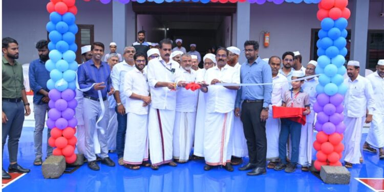 തൃത്താലയിലെ ആദ്യ മൾട്ടി പർപസ് സ്പോർട്സ് കോർട്ട് ഉദ്ഘാടനം ചെയ്തു