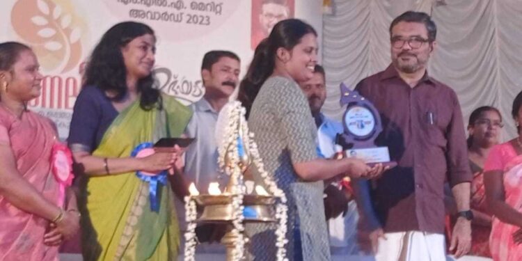 തണലിടം” വിദ്യാർത്ഥികൾക്കുള്ള വിശ്രമമുറി ഉത്ഘാടനം മന്ത്രി എം.ബി.രാജേഷ് നിർവ്വഹിച്ചു.