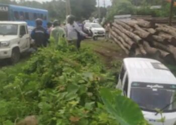 മുടപ്പല്ലൂരിൽ നാല് വാഹനങ്ങൾ കൂട്ടിയിടിച്ച് മൂന്നുപേർക്ക് പരുക്ക്