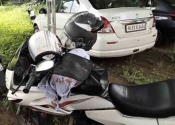 പുതുശ്ശേരിയിൽ  കണ്ടെയ്നർ ലോറിയും ടൂവീലറും  അപകടത്തിൽ പെട്ടു: നവവധു മരണപ്പെട്ടു