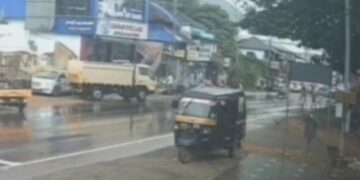 പോലീസുകാർ സഞ്ചരിച്ച ബൈക്കും ലോറിയും കൂട്ടിയിടിച്ച് രണ്ട് പേർക്ക് ഗുരുതര പരുക്ക്