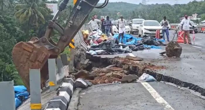 വടക്കഞ്ചേരി : ദേശീയപാതയിലെ കുതിരാനിൽ വിള്ളൽ വീണ് റോഡ് ഇടിഞ്ഞ ഭാഗം പൊളിച്ചു തുടങ്ങി
