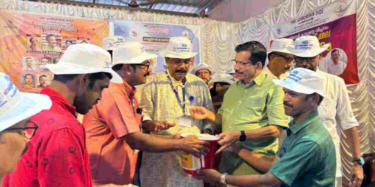 ദയയുടെ നേതൃത്വത്തിൽ നടന്ന വെള്ളിനേഴി കാരുണ്യവിപ്ളവം ചരിത്രം സൃഷ്ടിച്ചു.