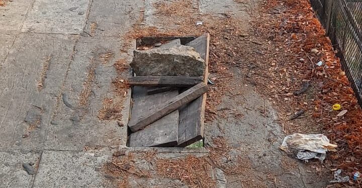 പാലക്കാട് ടൗൺ റെയിൽവേ മേൽപാലത്തിൽ ചതിക്കുഴി.