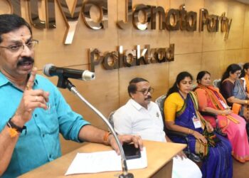 മുകേഷിനെ സിപിഎം സംരക്ഷിക്കുന്നത് പാര്‍ട്ടിക്ക് ഭയമുള്ളതിനാൽ : ബി ജെപി