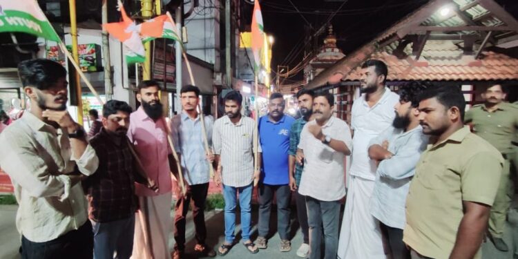 പോലീസ്  നരനായാട്ടിൽ യുത്ത് കോൺഗ്രസ്സ് പ്രതിഷേധിച്ചു