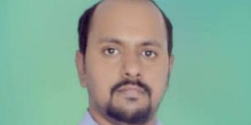 ചായയുമായി തിരികെ ട്രെയിനിലേക്ക് കയറുന്നതിനിടെ വീണു ദാരുണാന്ത്യം