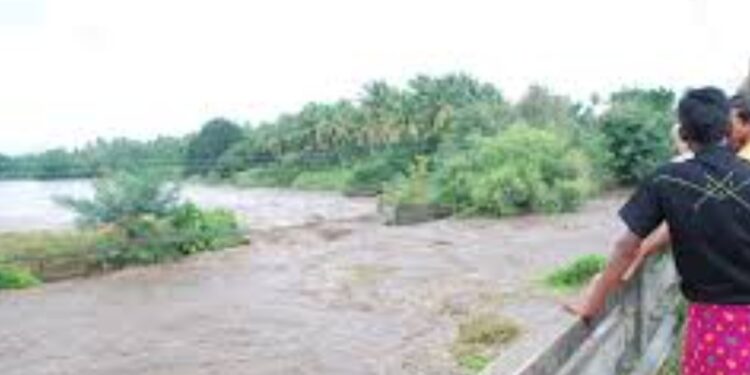 ചിറ്റൂര്‍ പുഴയുടെ തീരങ്ങളില്‍ താമസിക്കുന്നവര്‍ ജാഗ്രത പാലിക്കണം