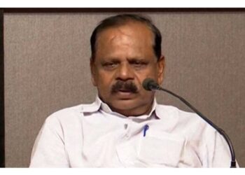 ഷാഫി പറമമ്പിലിന് വഴങ്ങിയാണ് രാഹുല്‍ മാങ്കൂട്ടത്തിലിനെ സ്ഥാനാർഥിയാക്കിയത് – എ രാമസ്വാമി.