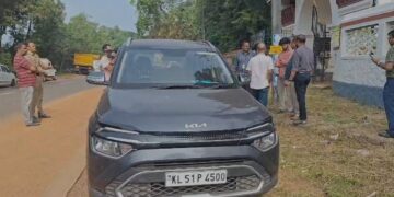 ചെറുതുരുത്തിയില്‍ കാറില്‍ കടത്തുകയായിരുന്ന 25 ലക്ഷം രൂപ പിടികൂടി