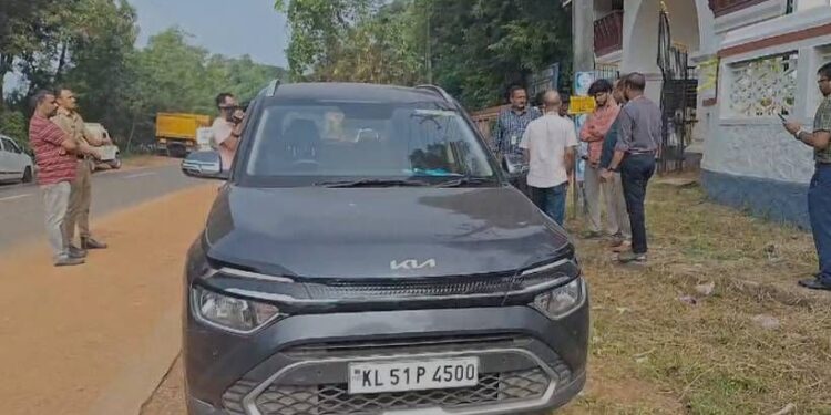 ചെറുതുരുത്തിയില്‍ കാറില്‍ കടത്തുകയായിരുന്ന 25 ലക്ഷം രൂപ പിടികൂടി