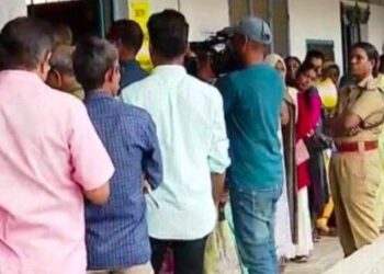 13.71% പോളിംഗ്; ബൂത്തുകളില്‍ നീണ്ട നിര