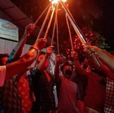 പന്തംകൊളുത്തി പ്രകടനം.