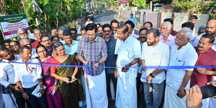 ആണ്ടിമഠം- കടുക്കാംകുന്നം റോഡ് പൂര്‍ത്തീകരണ ഉദ്ഘാടനം