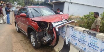 കാർ നിയന്ത്രണം വിട്ട് അപകടം