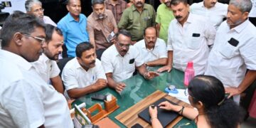 ഡി.എം.ഒയെ  ഉപരോധിച്ച് കോൺഗ്രസ്സ്