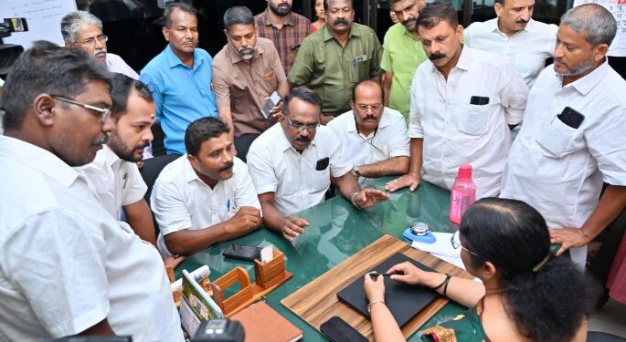 ഡി.എം.ഒയെ  ഉപരോധിച്ച് കോൺഗ്രസ്സ്