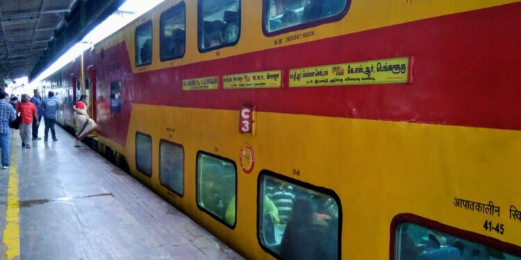 സംസ്ഥാനത്തെ ആദ്യ ഡബിൾ ഡക്കർ ട്രെയിൻ സർവീസ് പാലക്കാട്ടേക്ക്