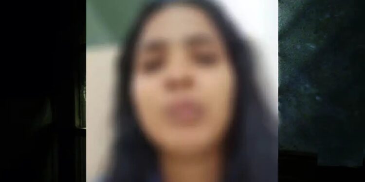 കുവൈത്തിൽ  വീട്ടുതടങ്കലിൽ ആണെന്നും രക്ഷപ്പെടുത്തണമെന്നും അഭ്യർത്ഥിച്ച് പട്ടാമ്പി  സ്വദേശിനി