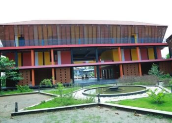 വി.ടി. ഭട്ടതിരിപ്പാട് സാംസ്കാരിക സമുച്ചയം മുഖ്യമന്ത്രി പിണറായി വിജയൻ നാടിന് സമർപ്പിച്ചു