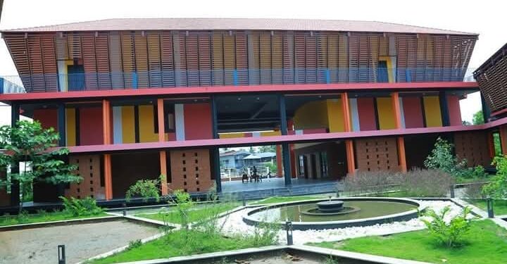 വി.ടി. ഭട്ടതിരിപ്പാട് സാംസ്കാരിക സമുച്ചയം മുഖ്യമന്ത്രി പിണറായി വിജയൻ നാടിന് സമർപ്പിച്ചു