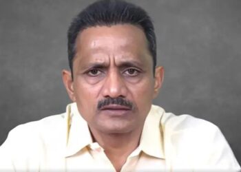 രക്തസാക്ഷിയുടെ പേരിൽ തട്ടിപ്പ്, ഗോകുൽ ദാസിനെതിരെ പോസ്റ്റുറുകൾ