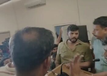 ഒൻപതാം ക്ലാസുകാരി തൂങ്ങി മരിച്ച സംഭവം; സ്കൂളിലേക്ക് നടത്തിയ മാർച്ചിൽ സംഘർഷം