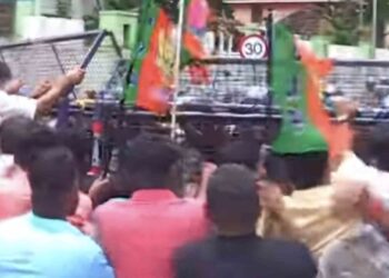 വിദ്യാർഥി ഷോക്കേറ്റ് മരിച്ച സംഭവം ; Palakkad വൈദ്യുത മന്ത്രിയുടെ ഓഫീസിലേക്ക് BJP മാർച്ച്