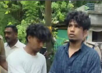 പ്രണയം നിരസിച്ചതിന് പെണ്‍കുട്ടിയുടെ വീട്ടിലേക്ക് പെട്രോൾ ബോംബ് എറിഞ്ഞു.