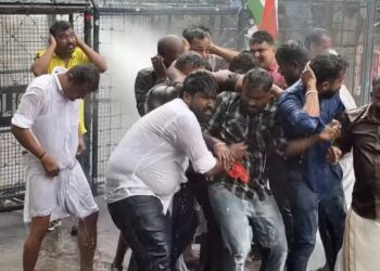 ബിജെപി ഓഫീസിലേക്ക് കോൺഗ്രസ് നടത്തിയ മാർച്ച് അക്രമാസക്തം: കൗൺസിലർ ബഷീറിന്  തലപൊട്ടി ചോരയൊഴുകി