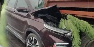 നടൻ ബിജുക്കുട്ടൻ സഞ്ചരിച്ച വാഹനം അപകടത്തിൽപ്പെട്ടു.